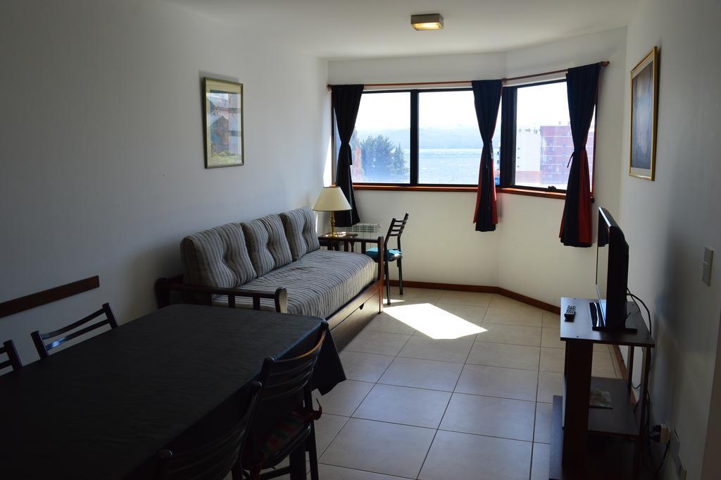 Apartamentos Cardinal Bariloche الغرفة الصورة